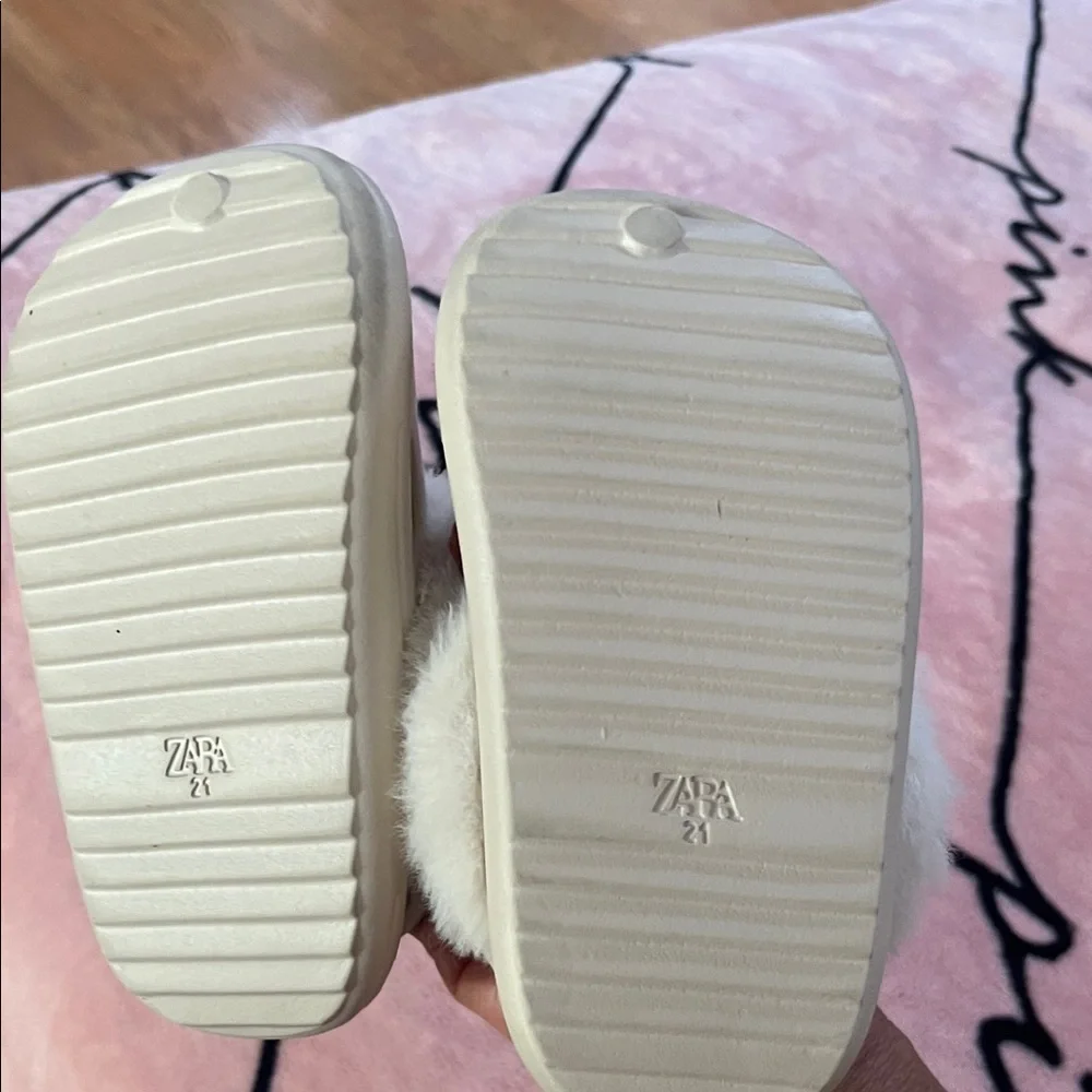 Zara Kids Cream Slippers with Faux Fur